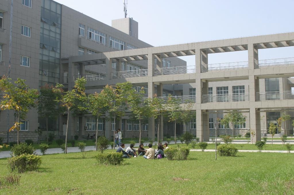 西安工业大学