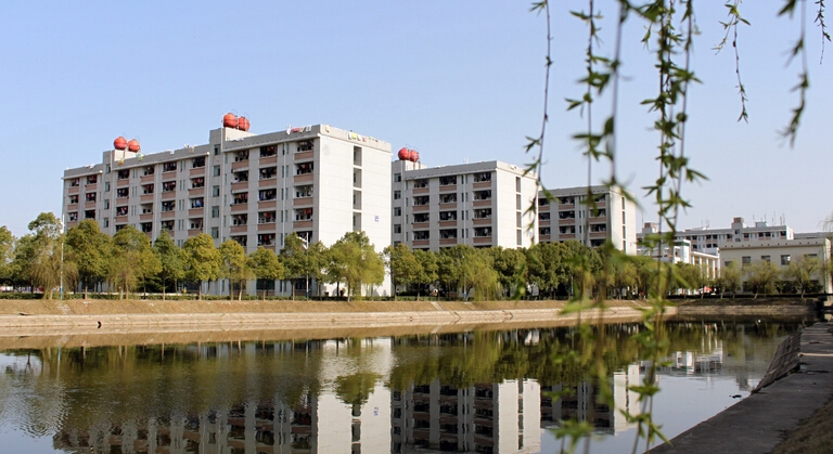 黄冈师范学院